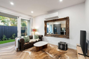 Stylish House - Walk to Beach
